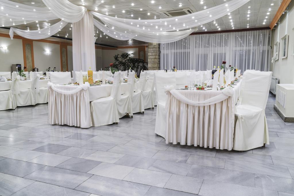Hotel Accademia Ostrowiec Świętokrzyski Εξωτερικό φωτογραφία