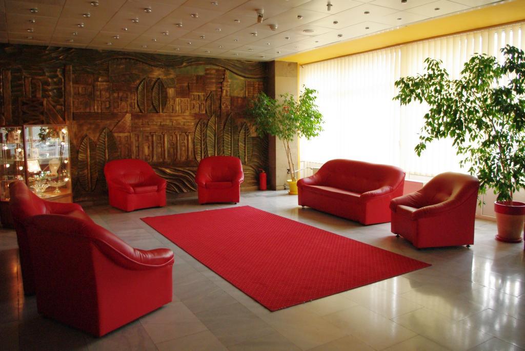 Hotel Accademia Ostrowiec Świętokrzyski Εξωτερικό φωτογραφία