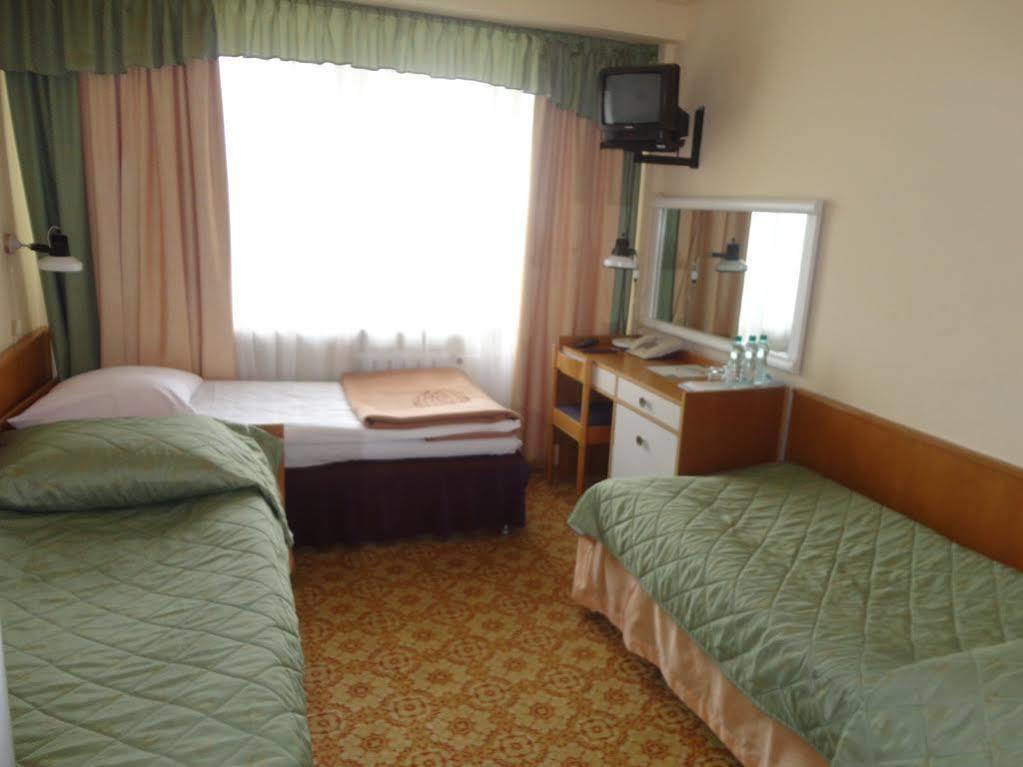 Hotel Accademia Ostrowiec Świętokrzyski Εξωτερικό φωτογραφία