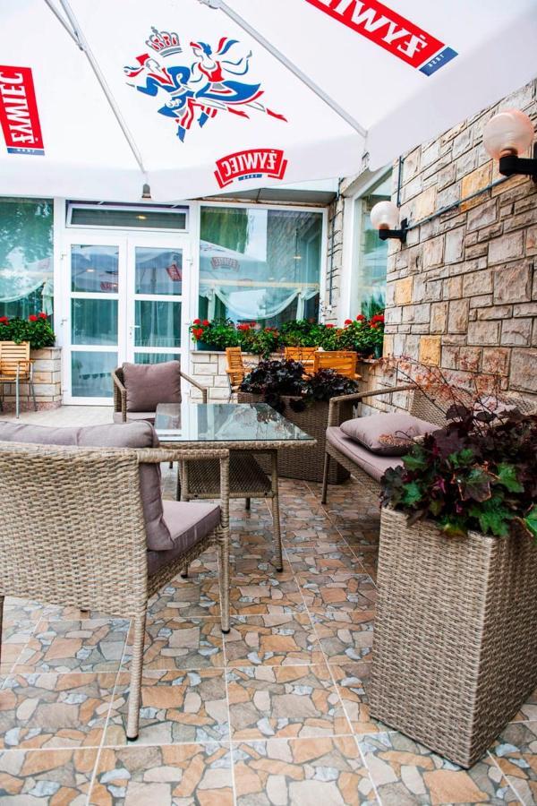 Hotel Accademia Ostrowiec Świętokrzyski Εξωτερικό φωτογραφία